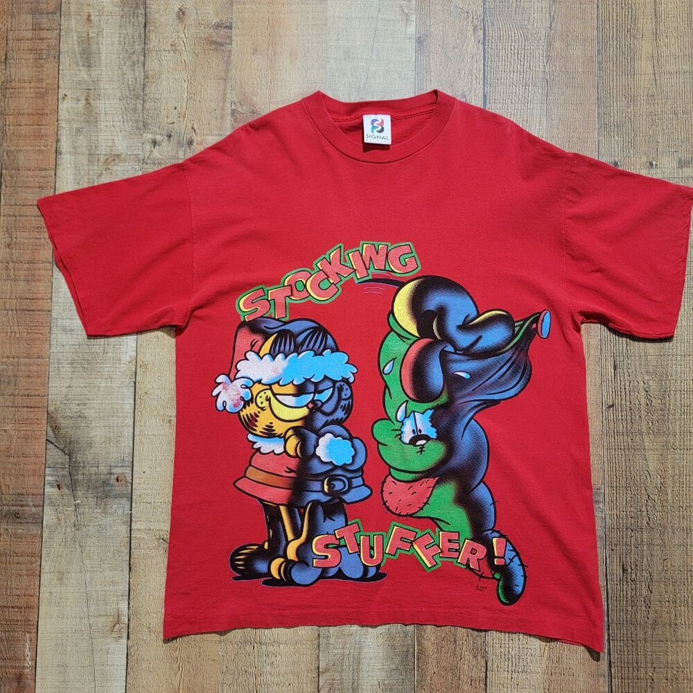 Vintage Garfield & Odie Holiday Tee – Festive Fun!